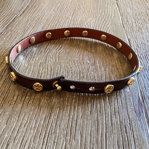 HP🎉Tory Buch Miller Double Wrap Brown Leather Logo Stud Bracelet - Picture 5 of 7